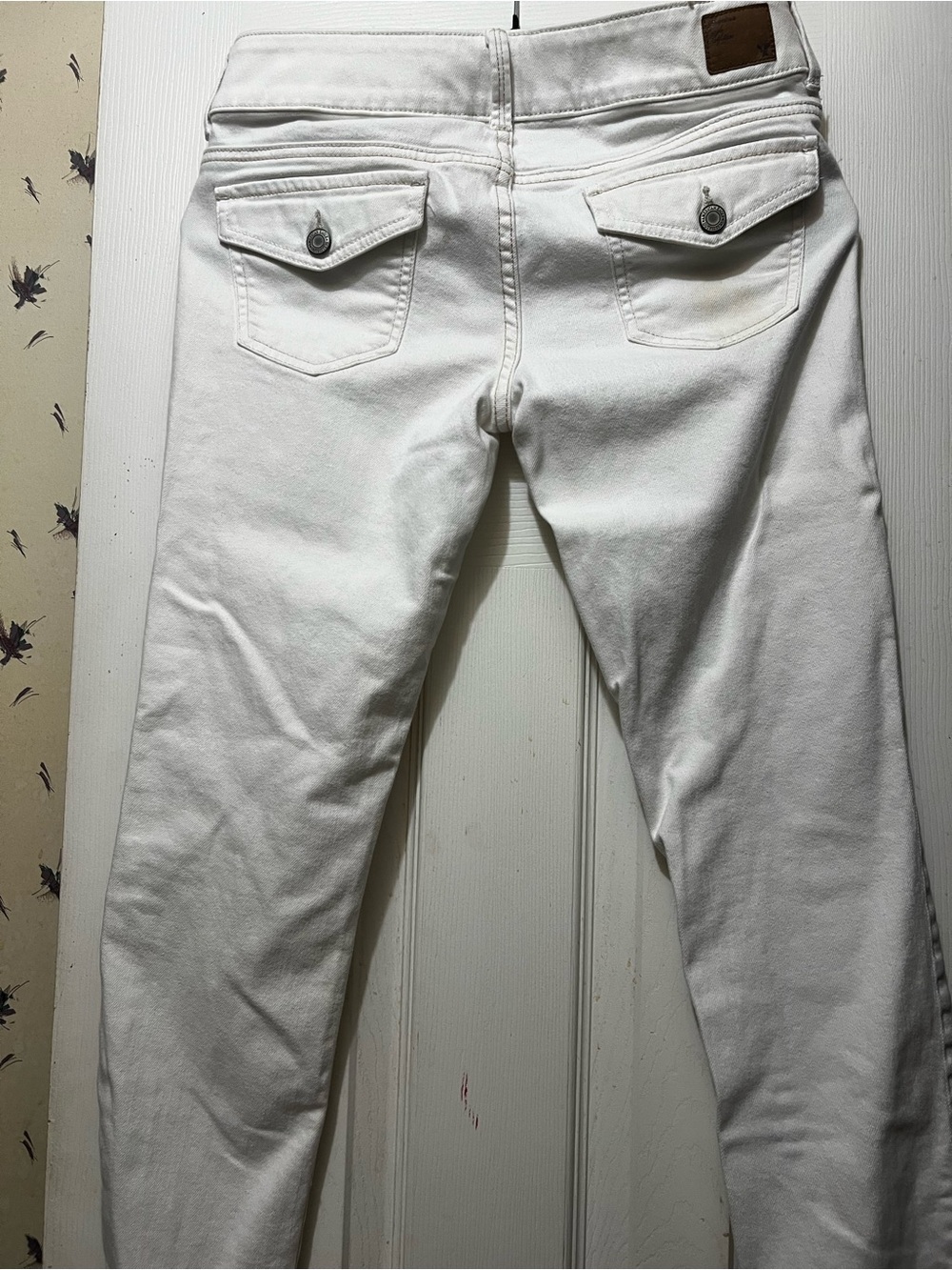 American Eagle Outfitters White Straight-Leg Jeans - Picture 2 of 4